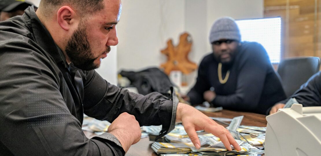 photo-1525653485197-ff139a2ab2b7