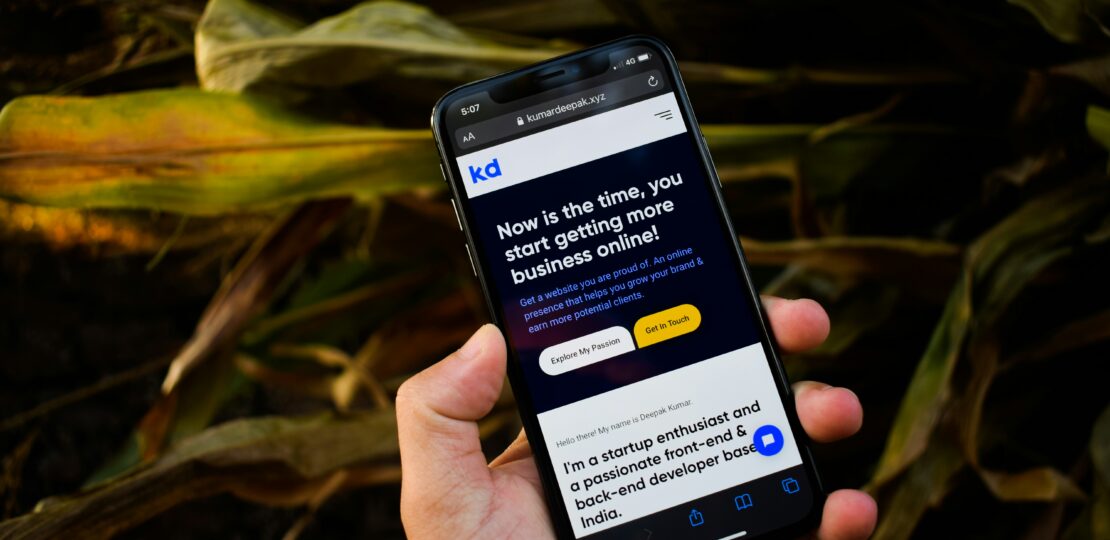 photo-1600950722026-886f06209015