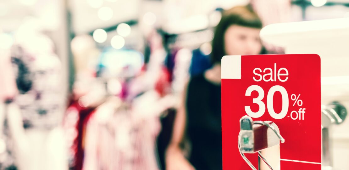 photo-1560884124-6ad1e0cdf737