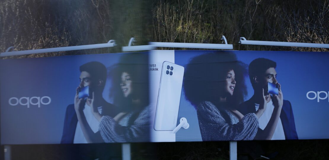 photo-1614593979083-4a6524942a5c