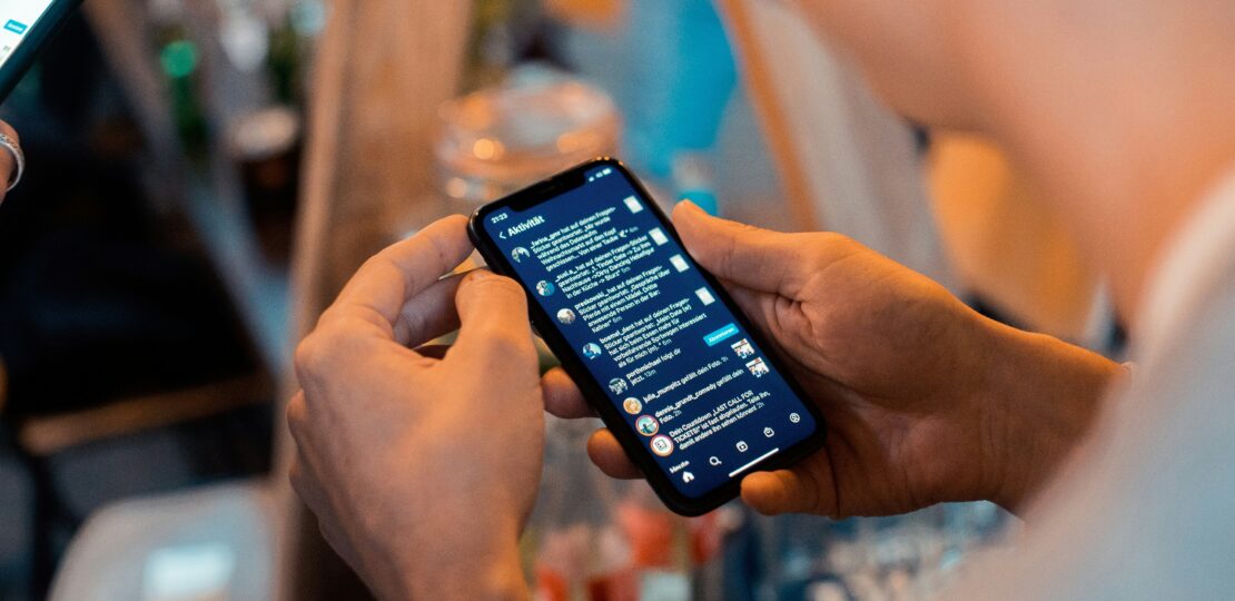 photo-1628611225387-c7662c2d6e6c